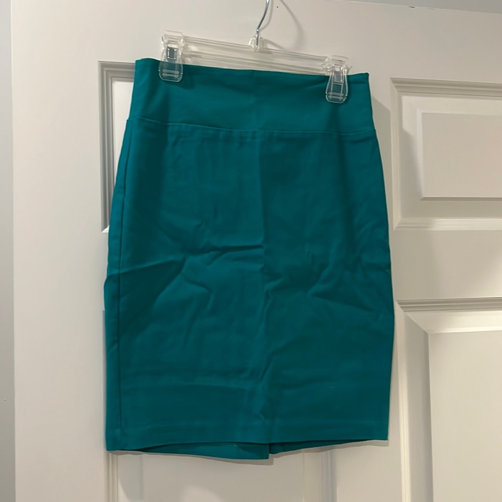 Green skirt that fits like a glove